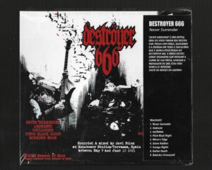 Deströyer 666 – Never Surrender – ( Slipcase )